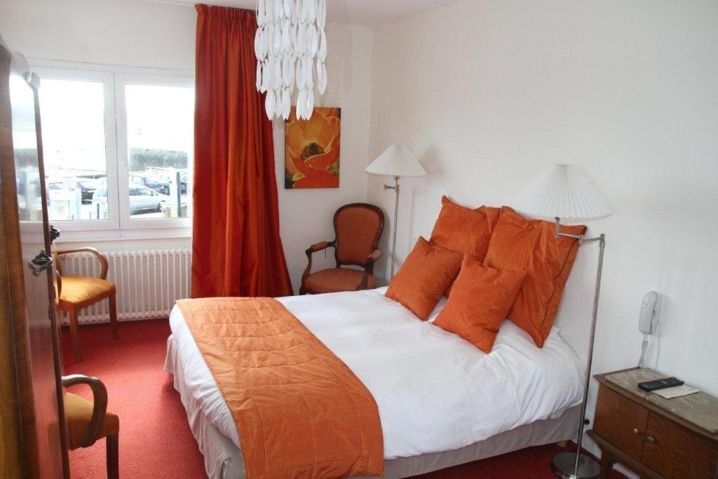 Hotel Le Suroit Perros-Guirec Rum bild