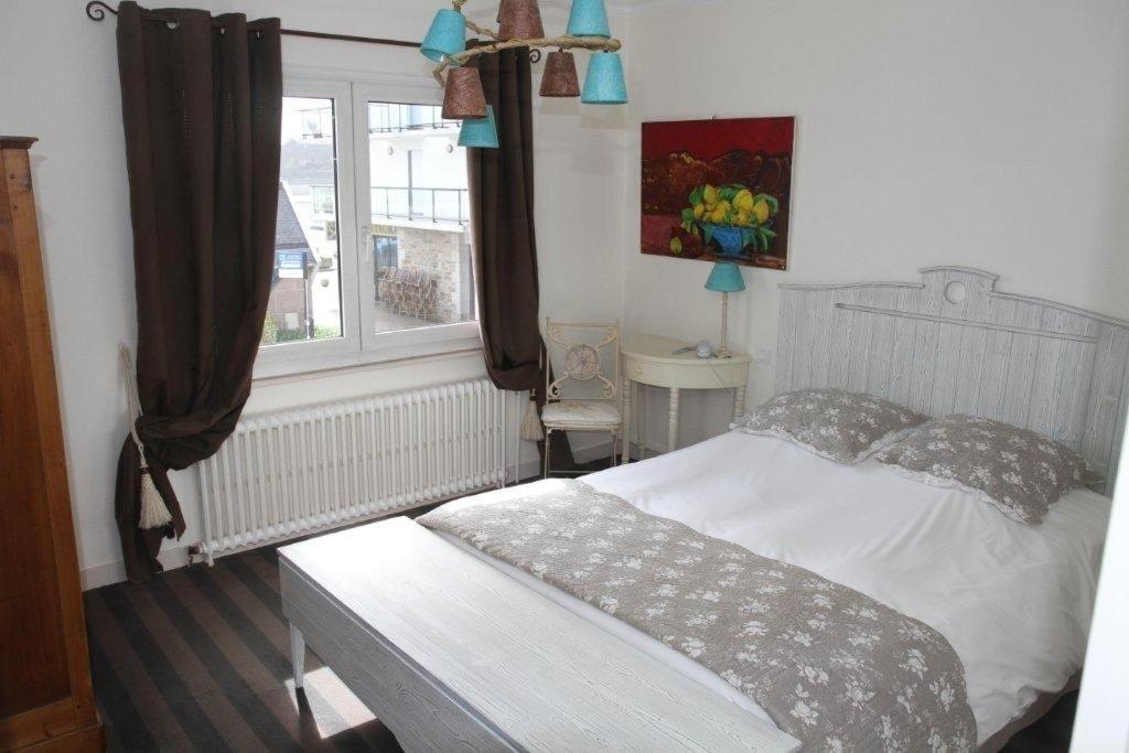 Hotel Le Suroit Perros-Guirec Rum bild