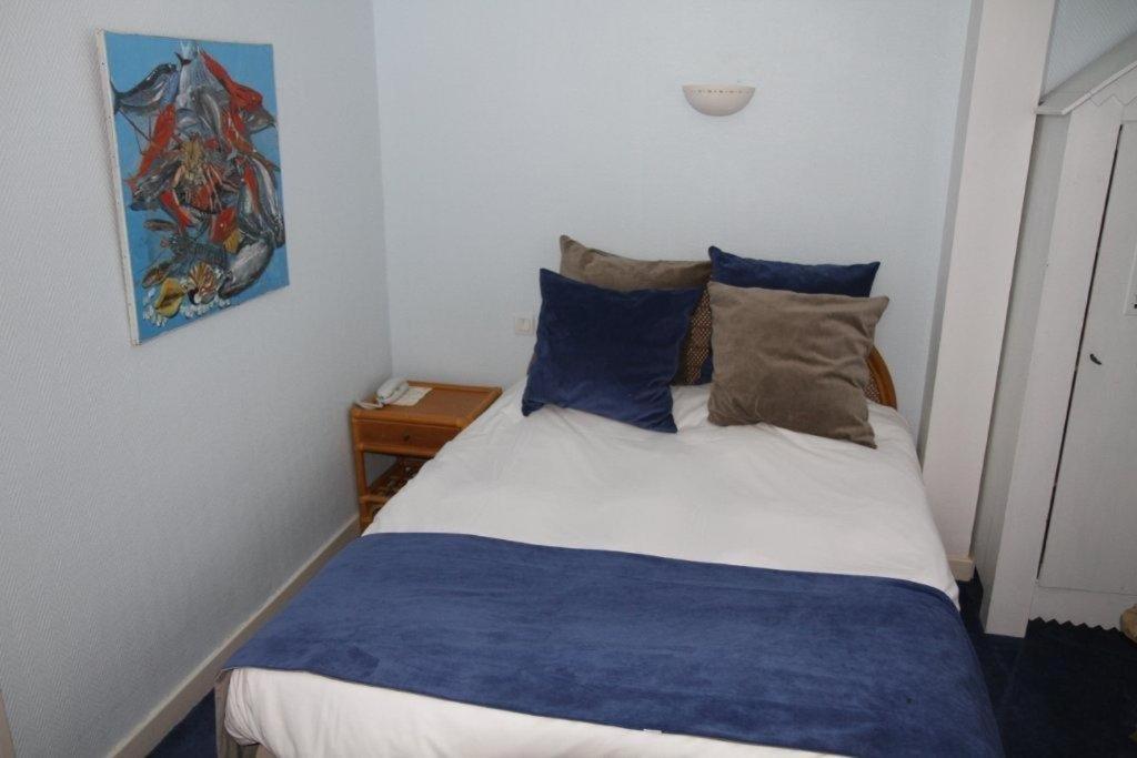 Hotel Le Suroit Perros-Guirec Rum bild